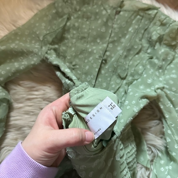 ASOS Pleat Detail Midi Dress In Jacquard Satin Spot With Tie Detail In Sage - Picture 7 of 7